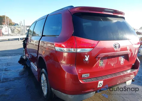 2014 Toyota Sienna Xle V6 8 Passenger из США, поврежденный, VIN 5TDYK3DC7ES460523
